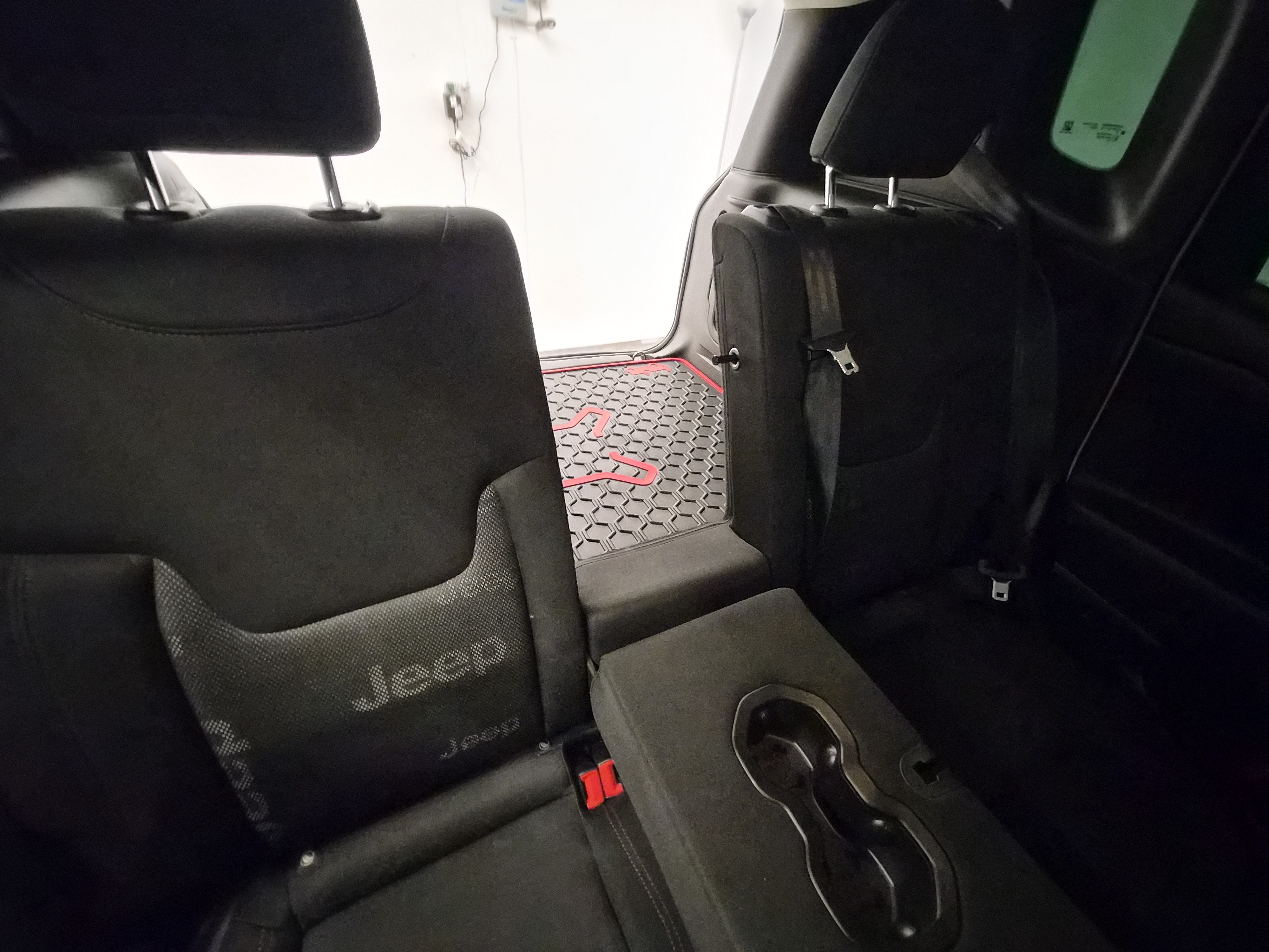 Used 2018 Jeep Renegade Trailhawk w/ UConnect 8.4 Nav Group AWD/4WD image 22
