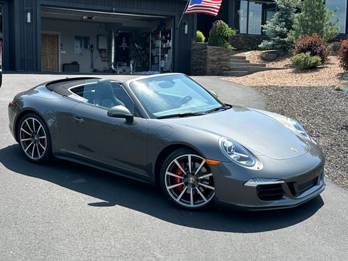 Used 2013 Porsche 911 Carrera 4S AWD/4WD image 8