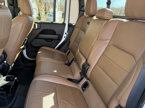 Used 2021 Jeep Gladiator Overland w/ Popular Equipment Package image 6