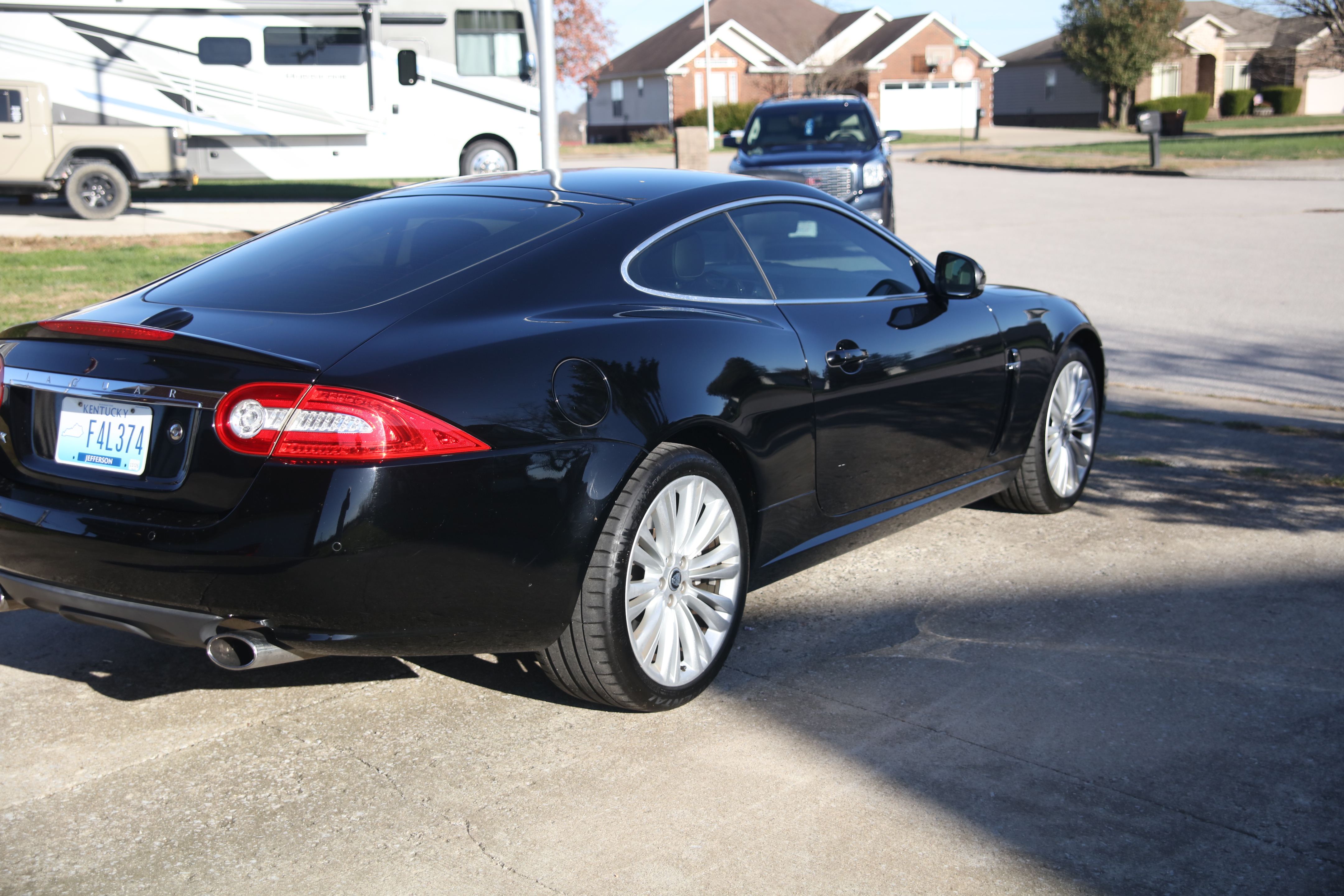 Used 2010 Jaguar XK Coupe RWD image 4
