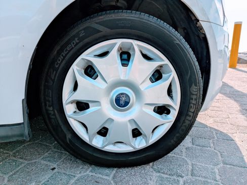 Used 2014 Ford Transit Connect XLT image 18