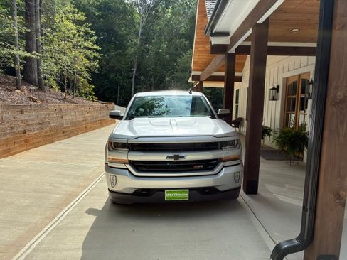 Used 2019 Chevrolet Silverado 1500 LT w/ All Star Edition AWD/4WD image 2