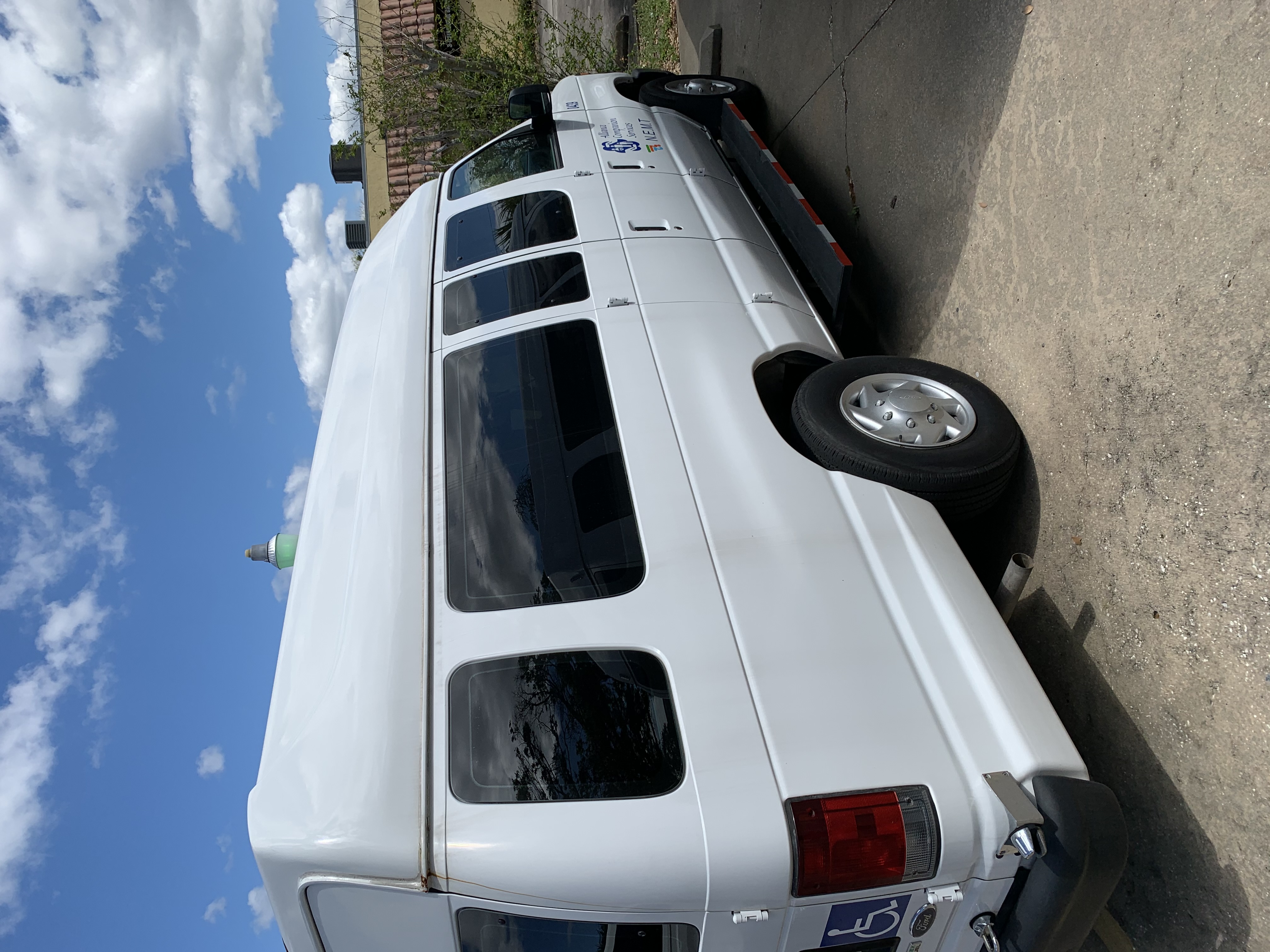 Used 2009 Ford E-250 and Econoline 250 Extended RWD image 9