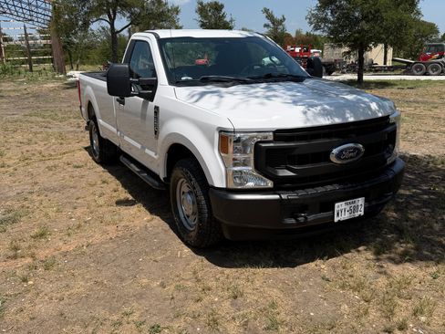 Used 2021 Ford F250 XL RWD image 2