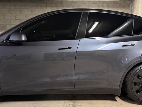 Used 2023 Tesla Model Y Performance image 1