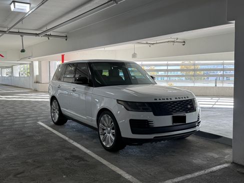 Used 2018 Land Rover Range Rover Supercharged image 11