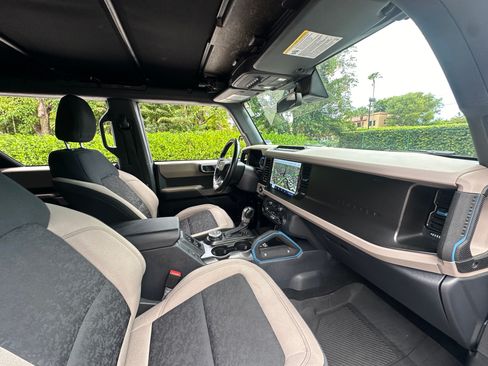 Used 2022 Ford Bronco Wildtrak image 13