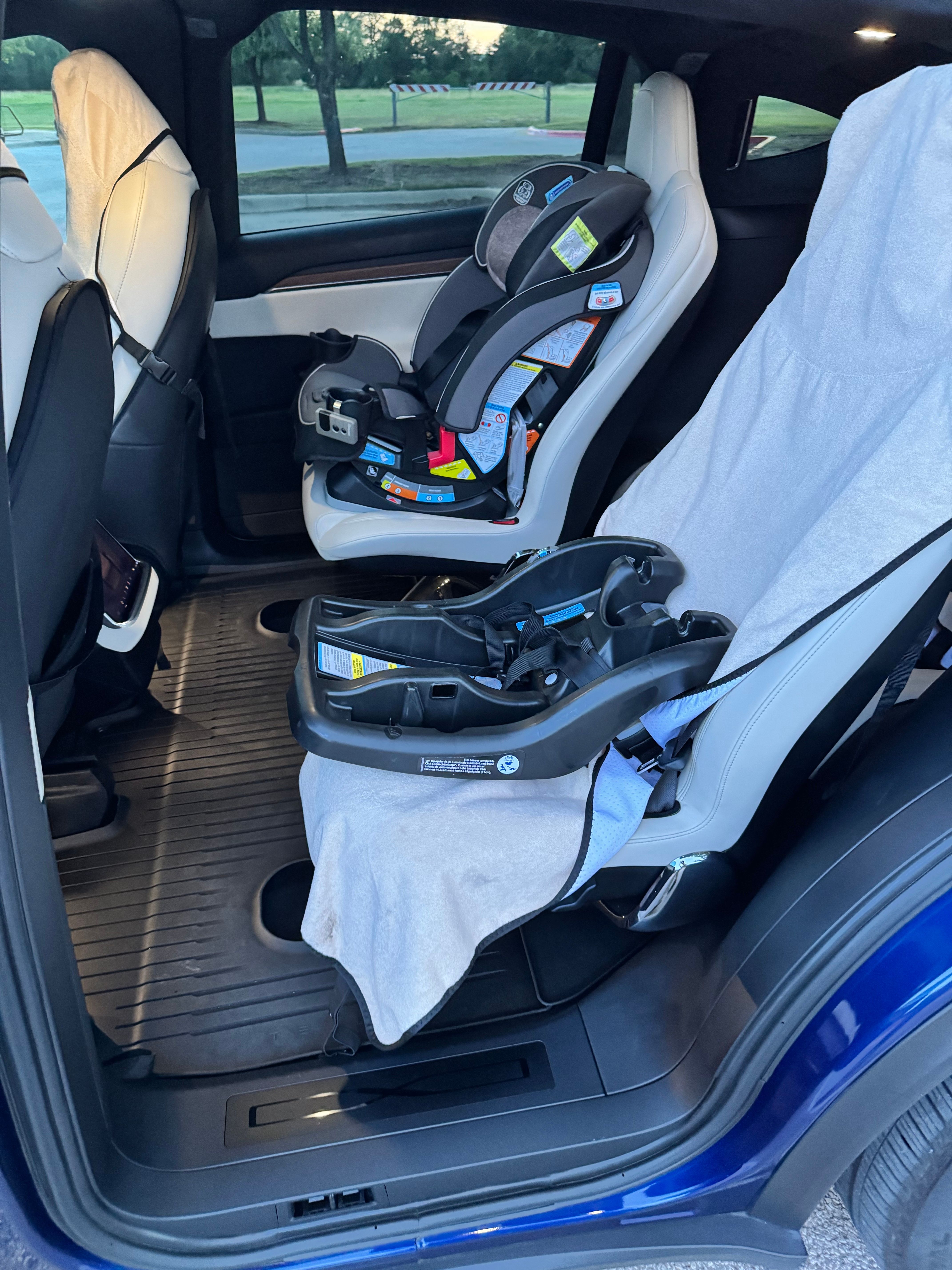 Used 2024 Tesla Model X AWD/4WD image 4