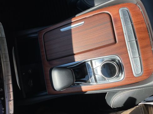 Used 2020 Kia K900 Luxury image 14