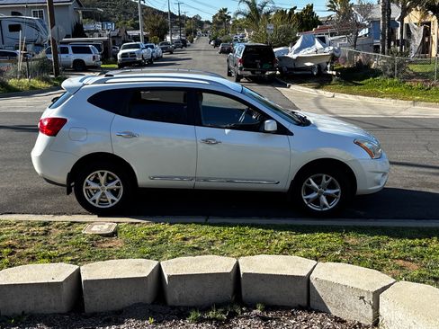 Used 2011 Nissan Rogue SV image 11