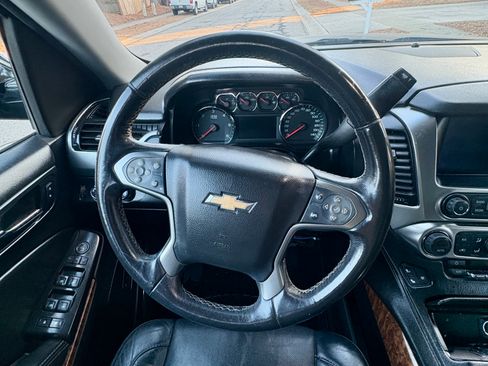 Used 2016 Chevrolet Suburban LTZ image 29