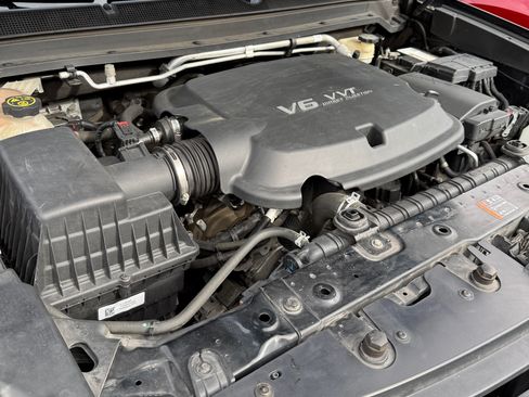 Used 2017 Chevrolet Colorado Z71 w/ LPO, Gearon Divider Package image 11