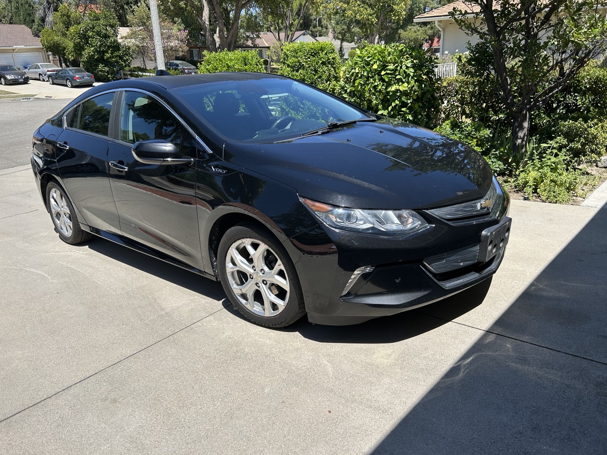 Used 2017 Chevrolet Volt Premier w/ Driver Confidence II Package FWD image 1