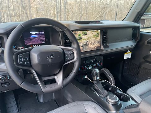 Used 2024 Ford Bronco Big Bend image 12