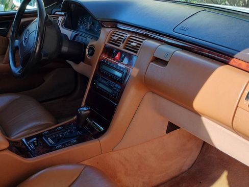 Used 1998 Mercedes-Benz E 320 Sedan image 9