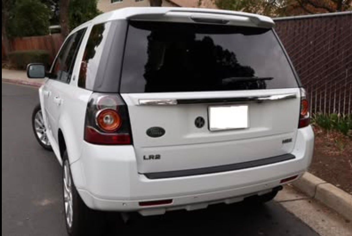 Used 2013 Land Rover LR2 HSE AWD/4WD image 12