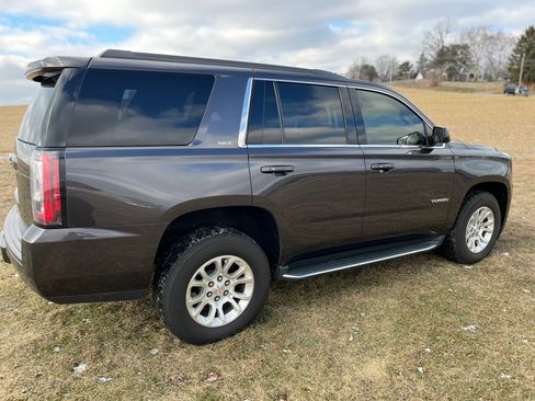 Used 2017 GMC Yukon SLT image 9