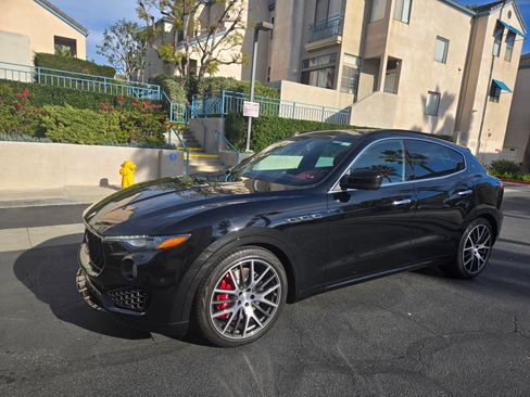 Used 2017 Maserati Levante S image 14