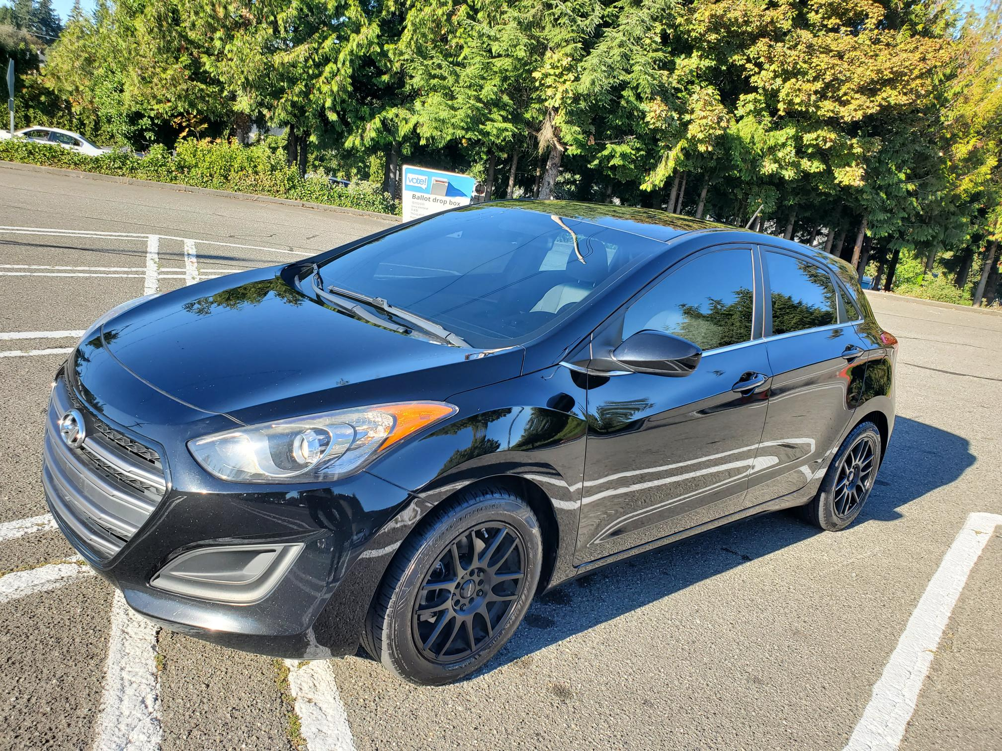 Used 2016 Hyundai Elantra GT FWD image 1