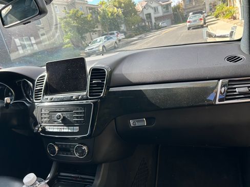 Used 2018 Mercedes-Benz GLE 350 image 32