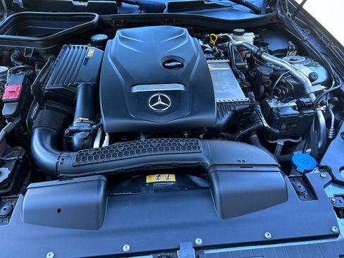 Used 2016 Mercedes-Benz SLK 300 image 9
