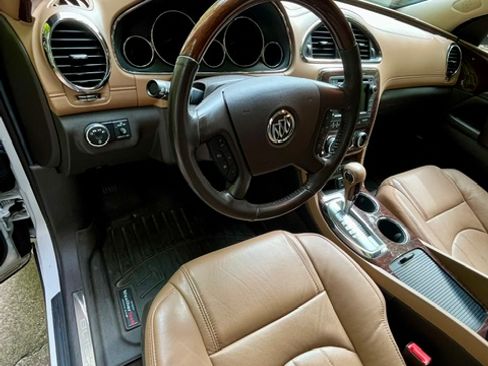 Used 2017 Buick Enclave Premium w/ Experience Buick Package FWD image 18