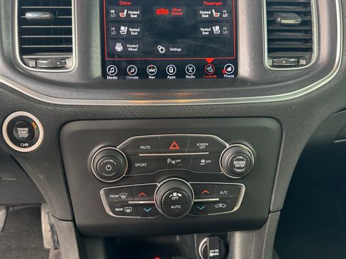 Used 2017 Dodge Charger SXT w/ AWD Plus Group image 13