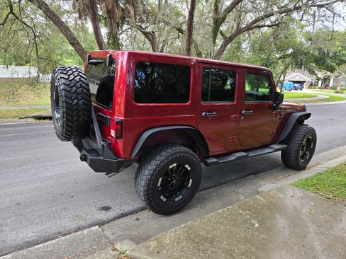 Used 2012 Jeep Wrangler Unlimited Sahara image 6