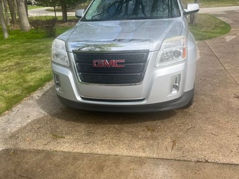 Used 2012 GMC Terrain SLE w/ Convenience Package AWD/4WD image 2