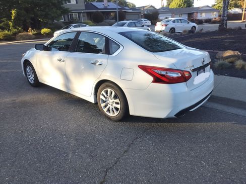Used 2016 Nissan Altima 2.5 S w/ Power Driver Seat Package image 5