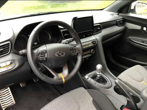 Used 2019 Hyundai Veloster Turbo R-Spec image 4