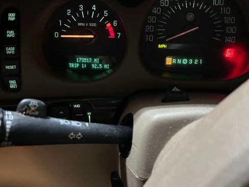 Used 2005 Buick Le Sabre Limited w/ Celebration Edition Package image 4