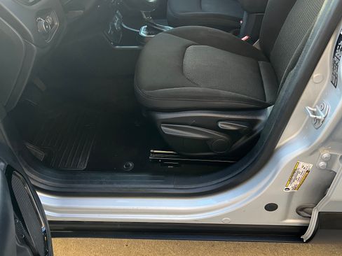 Used 2020 Jeep Renegade Altitude image 25