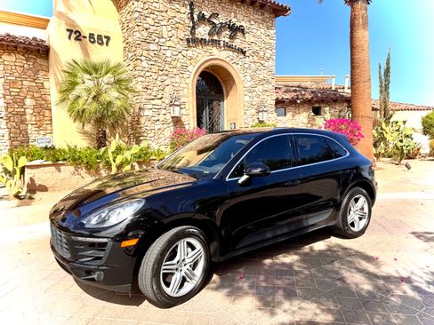 Used 2017 Porsche Macan S AWD/4WD image 2