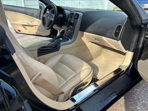 Used 2007 Chevrolet Corvette Coupe w/ Preferred Equipment Group image 12