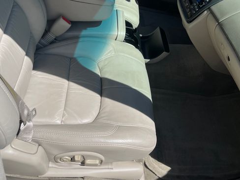 Used 2001 Cadillac De Ville DHS w/ Safety/Security Pkg FWD image 13