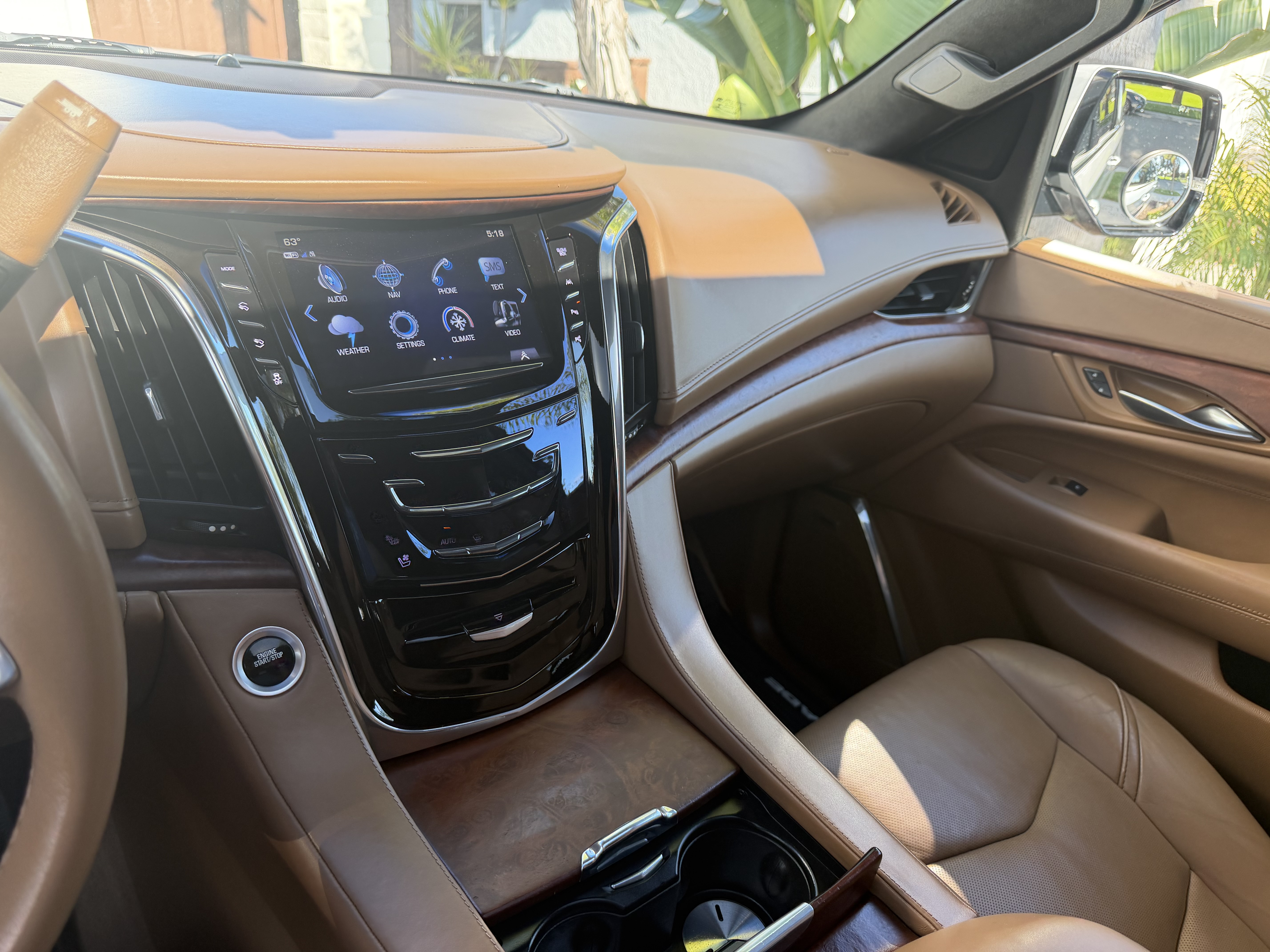 Used 2017 Cadillac Escalade ESV Platinum AWD/4WD image 23