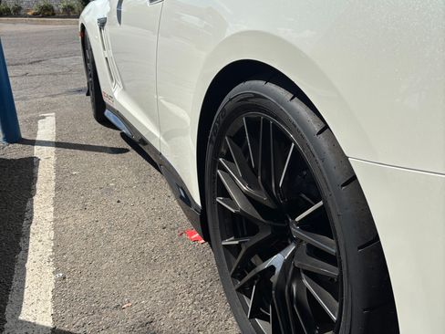 Used 2020 Nissan GT-R Premium AWD/4WD image 17