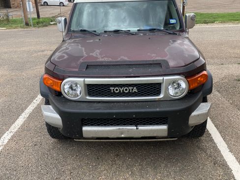 Used 2007 Toyota FJ Cruiser 2WD image 1