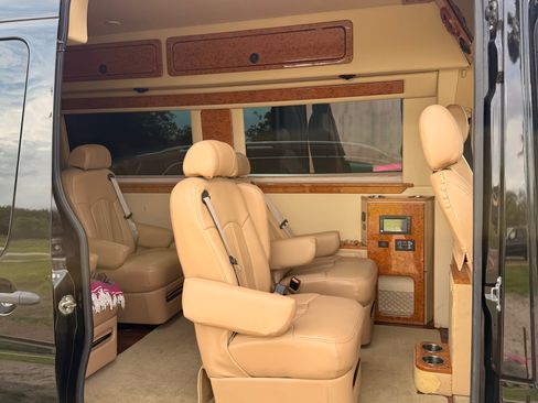 Used 2015 Mercedes-Benz Sprinter 3500 image 11