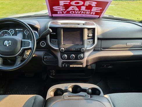 Used 2024 RAM 2500 Big Horn AWD/4WD image 18