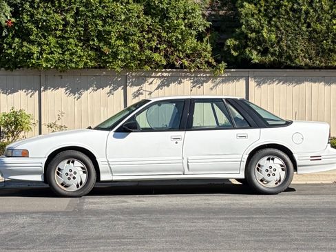 Used 1997 Oldsmobile Cutlass Supreme SL image 1