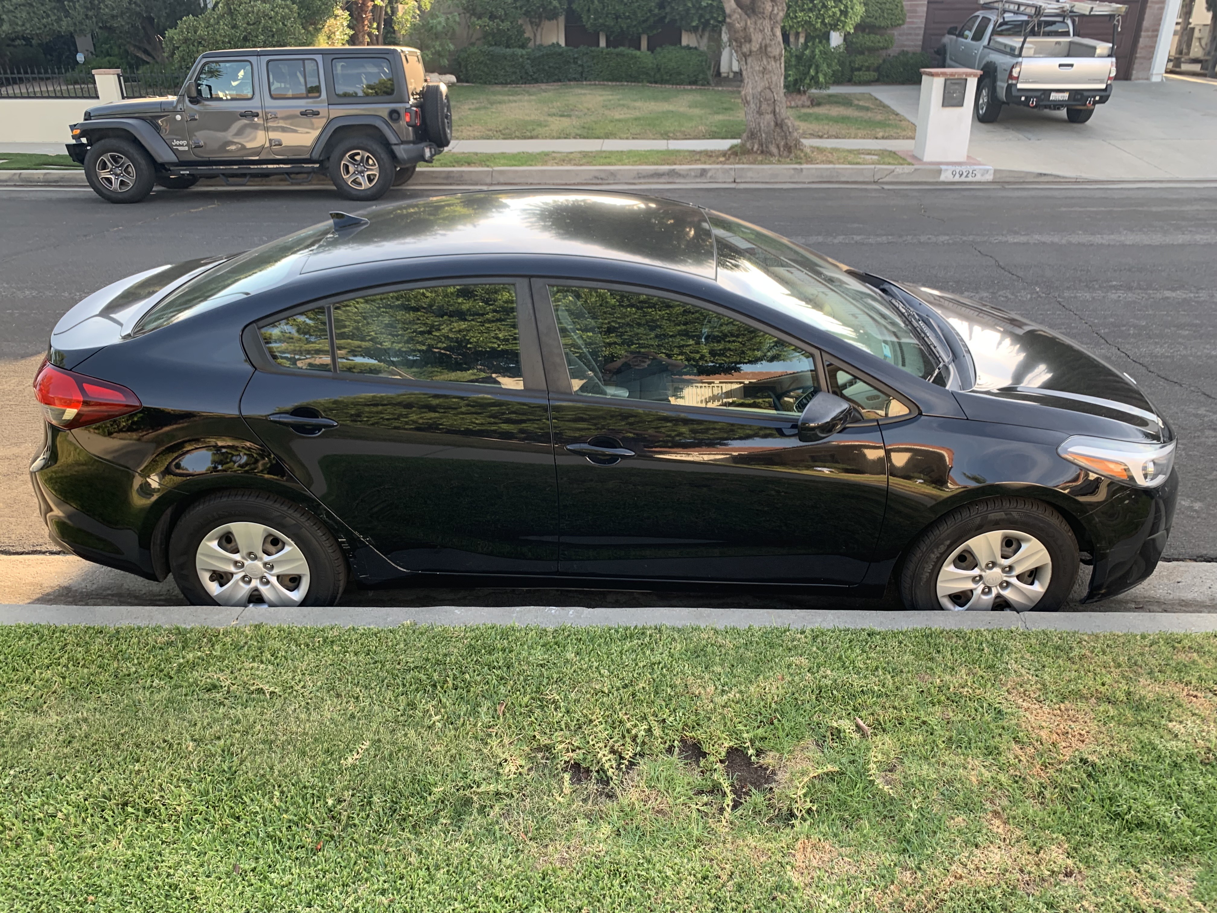 Used 2017 Kia Forte LX FWD image 5