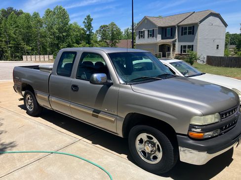 Used 2002 Chevrolet Silverado 1500 LS RWD image 1
