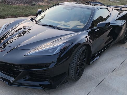 Used 2025 Chevrolet Corvette Z06 w/ Z07 Performance Package RWD image 1