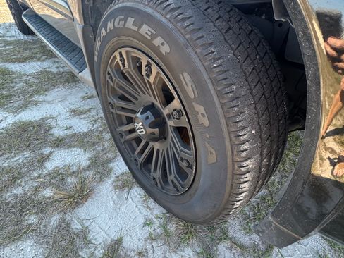 Used 2011 Nissan Armada SV w/ Driver Pkg image 24