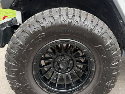 Used 2022 Jeep Wrangler Unlimited Rubicon image 25