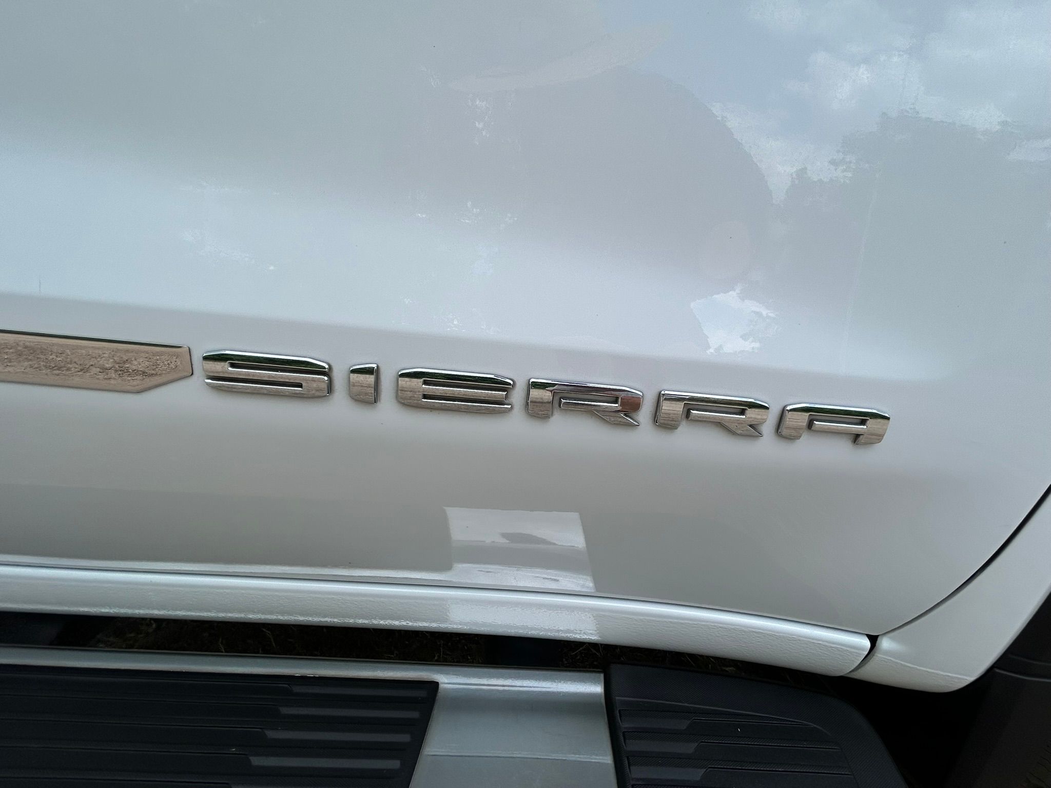 Used 2019 GMC Sierra 1500 SLT w/ SLT Premium Plus Package AWD/4WD image 17