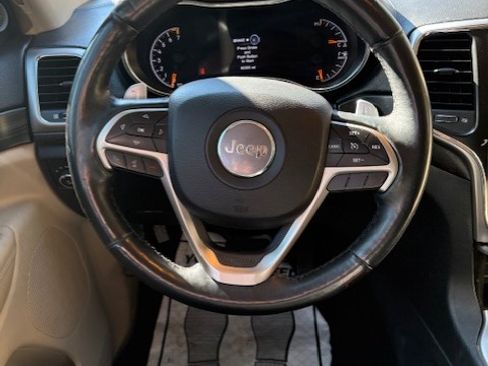 Used 2019 Jeep Grand Cherokee Laredo image 21