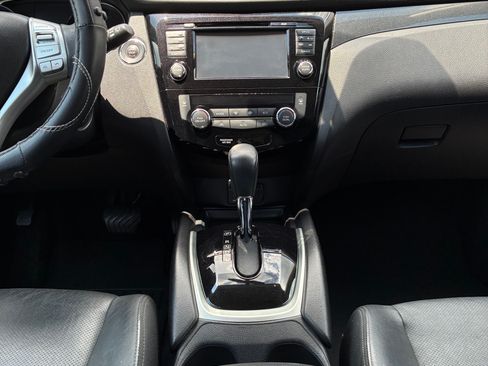 Used 2015 Nissan Rogue SL w/ SL Premium Package FWD image 10